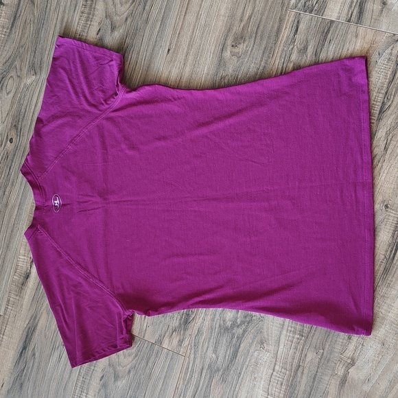 EUC UA V-neck Shirt - Picture 6 of 7